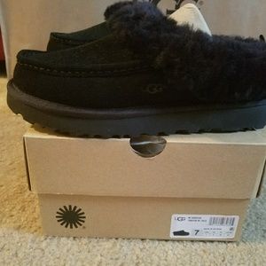UGG  slip ons